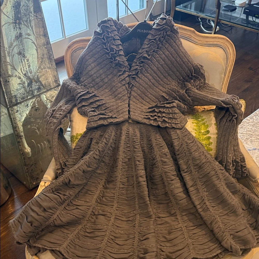 Alaia Gray Ruffled Women's Bolero (S) and Skirt (XS) - Picture 13 of 15